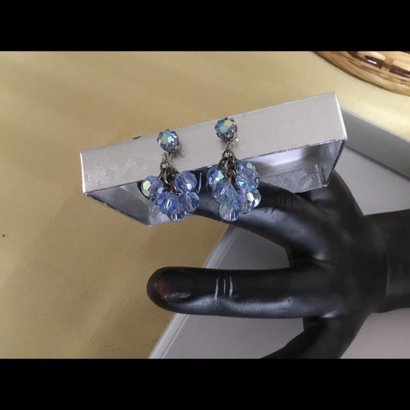 HOST PICK-VINTAGE CRYSTAL SET /BLUE THREE STRAND NECKLACE WITH CLIP EARRINGS - Picture 4 of 6